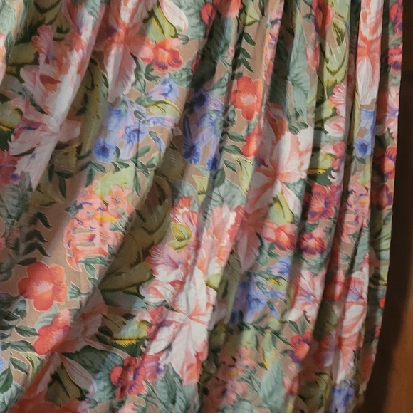 Red Camel Y2K Rayon Skirt Women's Floral L 80s it has a boo boo on the band. - Picture 7 of 7